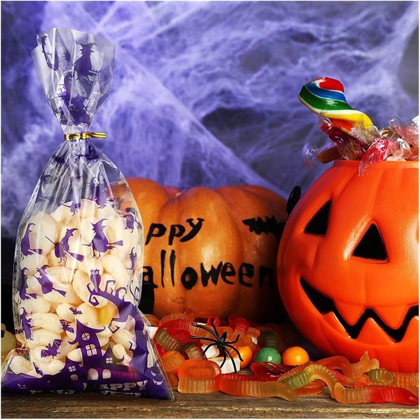 200 Pcs Halloween Gift Wrapping Bags With Twist Ties 5.1 X 10.8 Inch Cellophane Witch Bat Printing Flat Bag OPP Halloween Pumpkin Treat Packaging Bags For Party Favors Halloween Decoration