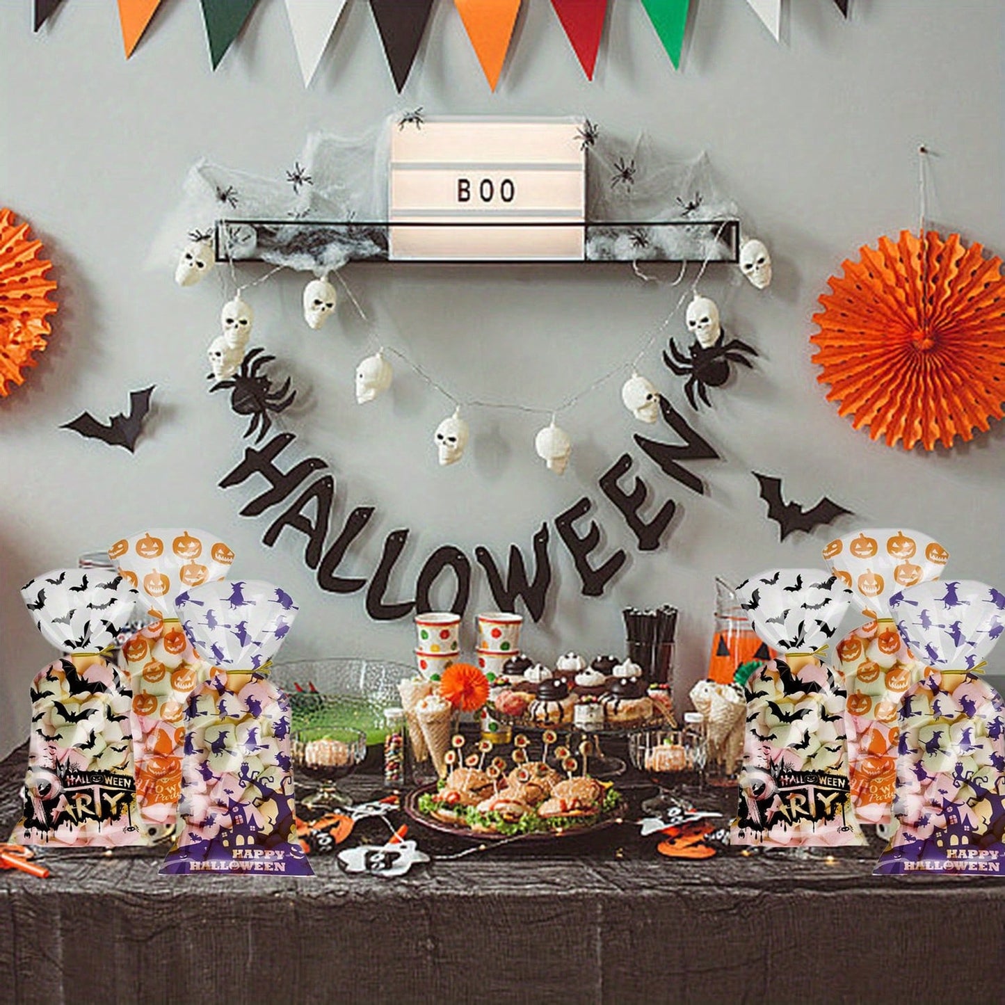 200 Pcs Halloween Gift Wrapping Bags With Twist Ties 5.1 X 10.8 Inch Cellophane Witch Bat Printing Flat Bag OPP Halloween Pumpkin Treat Packaging Bags For Party Favors Halloween Decoration