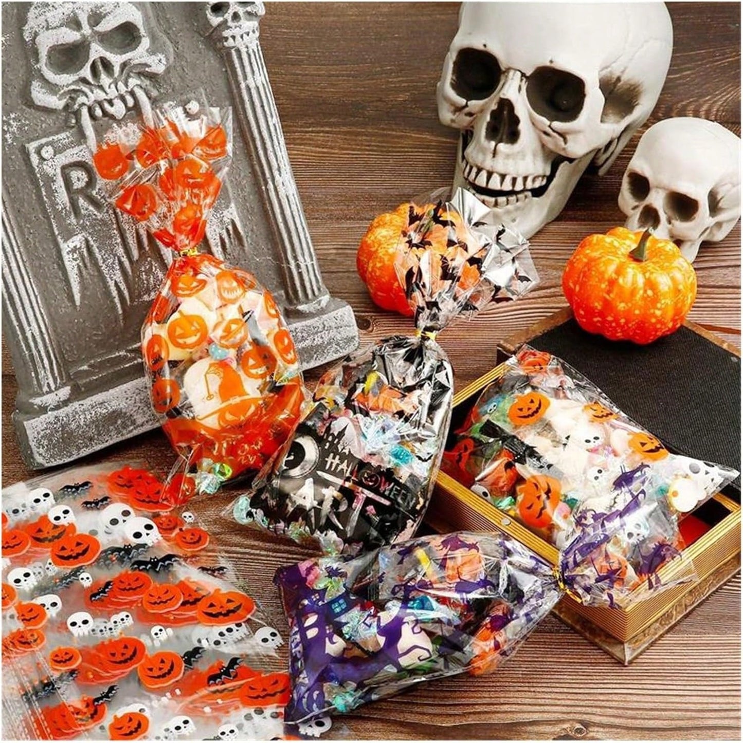 200 Pcs Halloween Gift Wrapping Bags With Twist Ties 5.1 X 10.8 Inch Cellophane Witch Bat Printing Flat Bag OPP Halloween Pumpkin Treat Packaging Bags For Party Favors Halloween Decoration